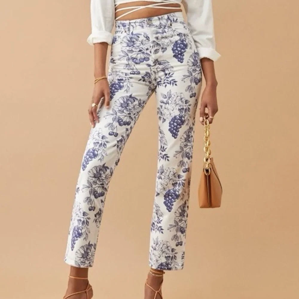 Reformation Cynthia Toile high rise straight jeans in Monaco - Picture 3 of 11